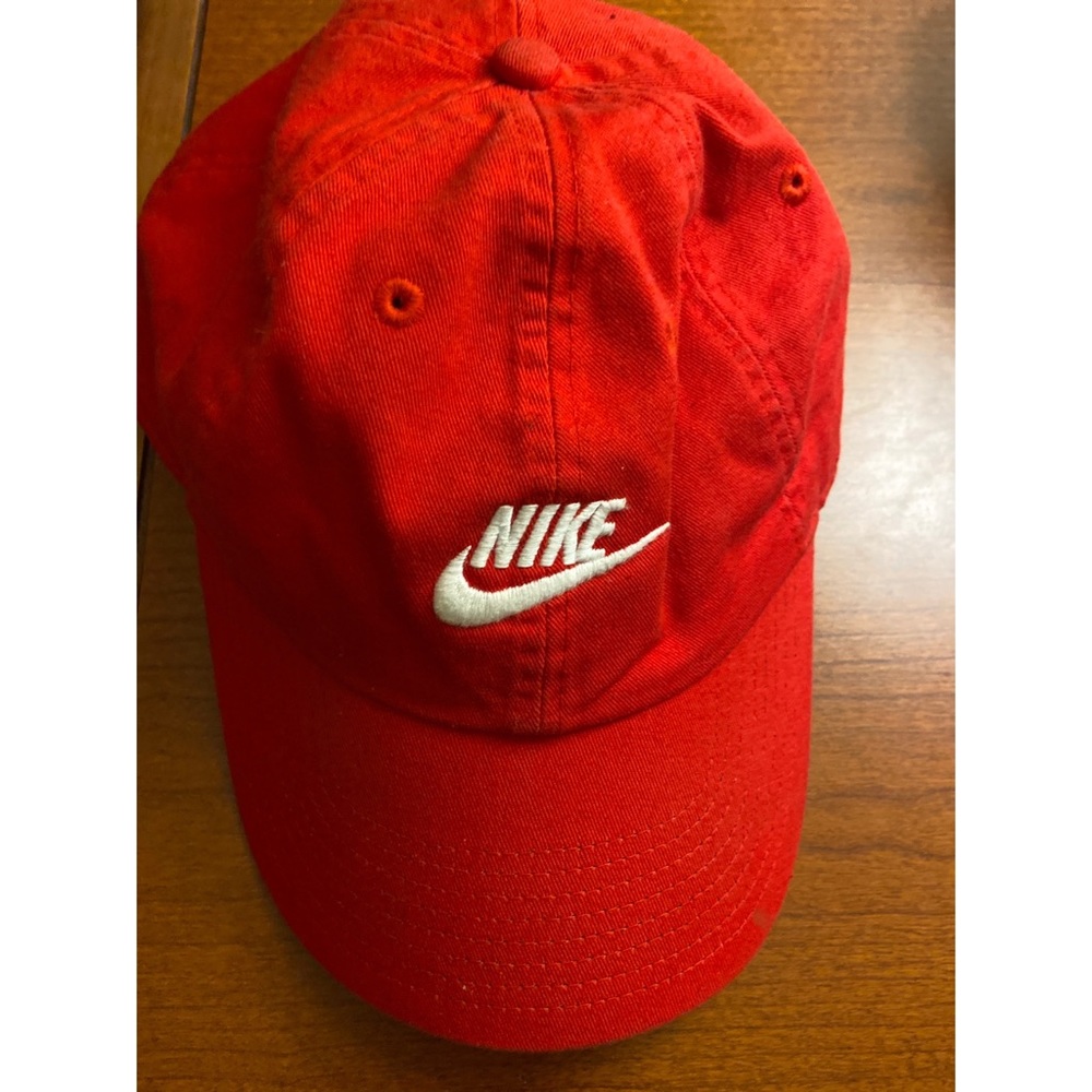 NIKE RED UNISEX SPORTSWEAR HERITAGE86 FUTURA ADJUSTABLE BACK HAT